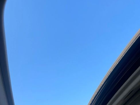 Used 2018 Toyota Camry SE w/ Moonroof Package FWD image 10