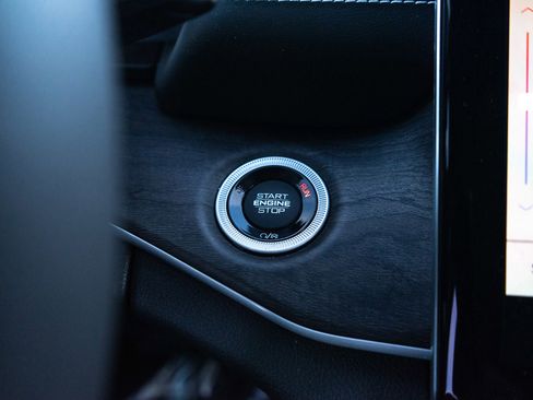 Used 2024 Jeep Grand Cherokee Limited w/ Black Appearance Package image 22