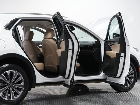 Used 2024 Buick Envision Preferred AWD/4WD image 12