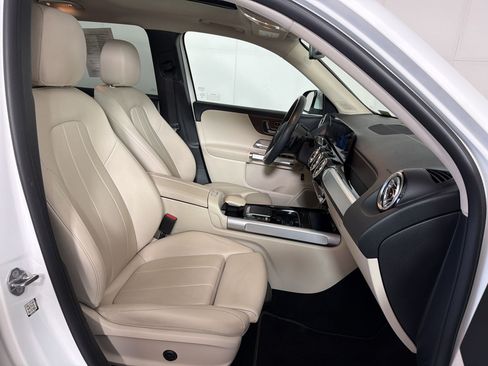 Used 2022 Mercedes-Benz GLB 250 4MATIC image 24