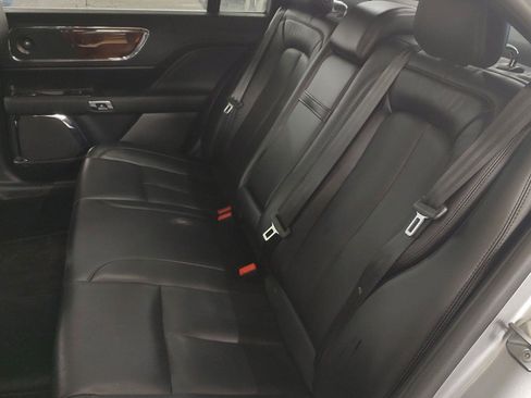 Used 2020 Lincoln Continental AWD w/ Premium Package image 17