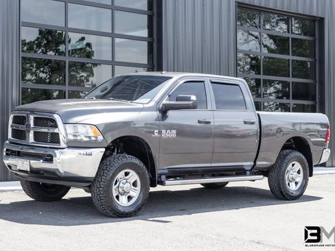Used 2016 RAM 2500 Tradesman w/ Chrome Appearance Group AWD/4WD image 2