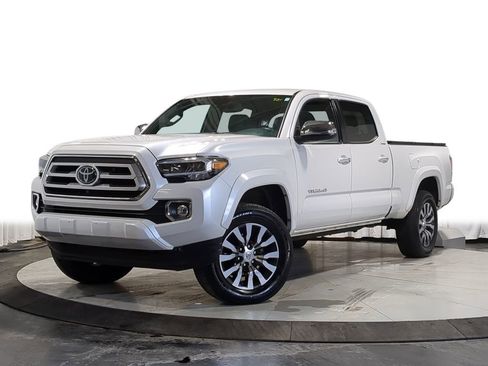 Used 2021 Toyota Tacoma Limited image 1