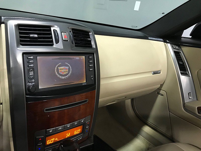 Used 2007 Cadillac XLR RWD image 27