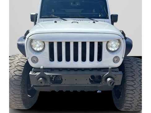 Used 2017 Jeep Wrangler Unlimited Rubicon w/ Dual Top Group AWD/4WD image 12