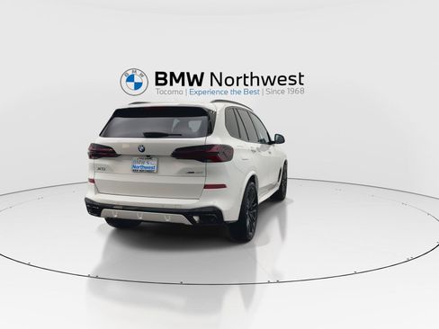 New 2026 BMW X5 xDrive40i w/ M Sport Package AWD/4WD image 5
