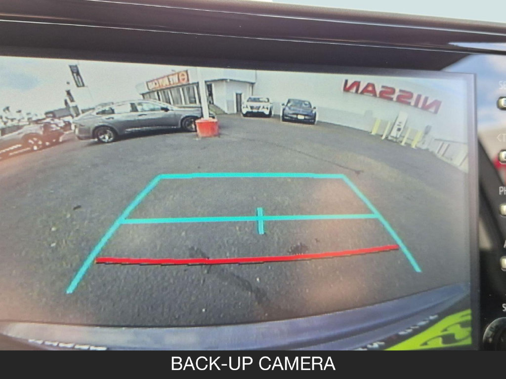 Used 2021 Toyota Highlander L FWD image 21