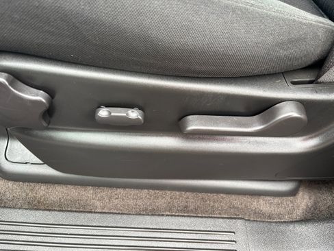 Used 2010 Chevrolet Suburban LS RWD image 10