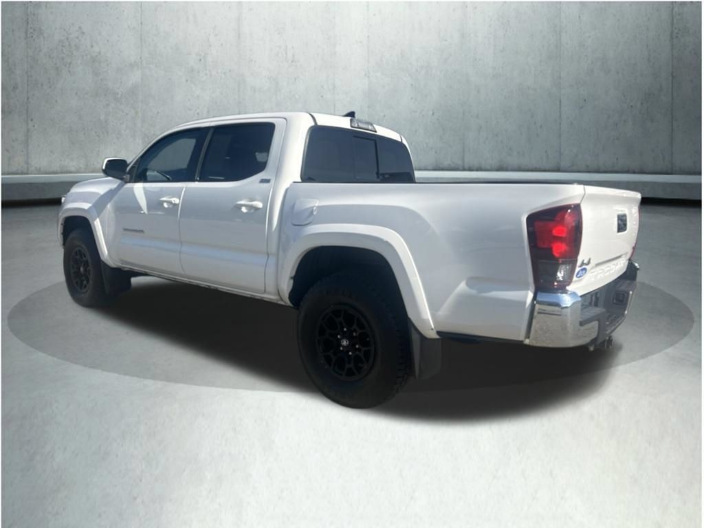 Used 2019 Toyota Tacoma SR5 AWD/4WD image 3