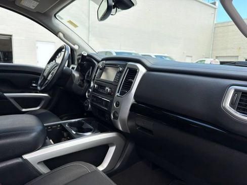 Used 2017 Nissan Titan SV AWD/4WD image 27