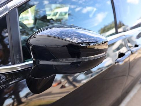 Used 2026 Chrysler Pacifica Select FWD image 17