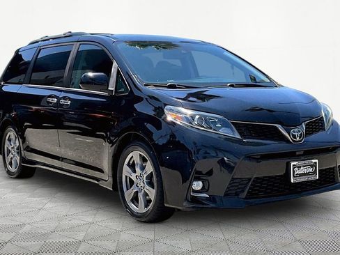 Used 2019 Toyota Sienna SE FWD image 5