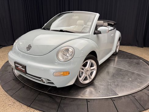 Used 2005 Volkswagen Beetle GLS FWD image 2