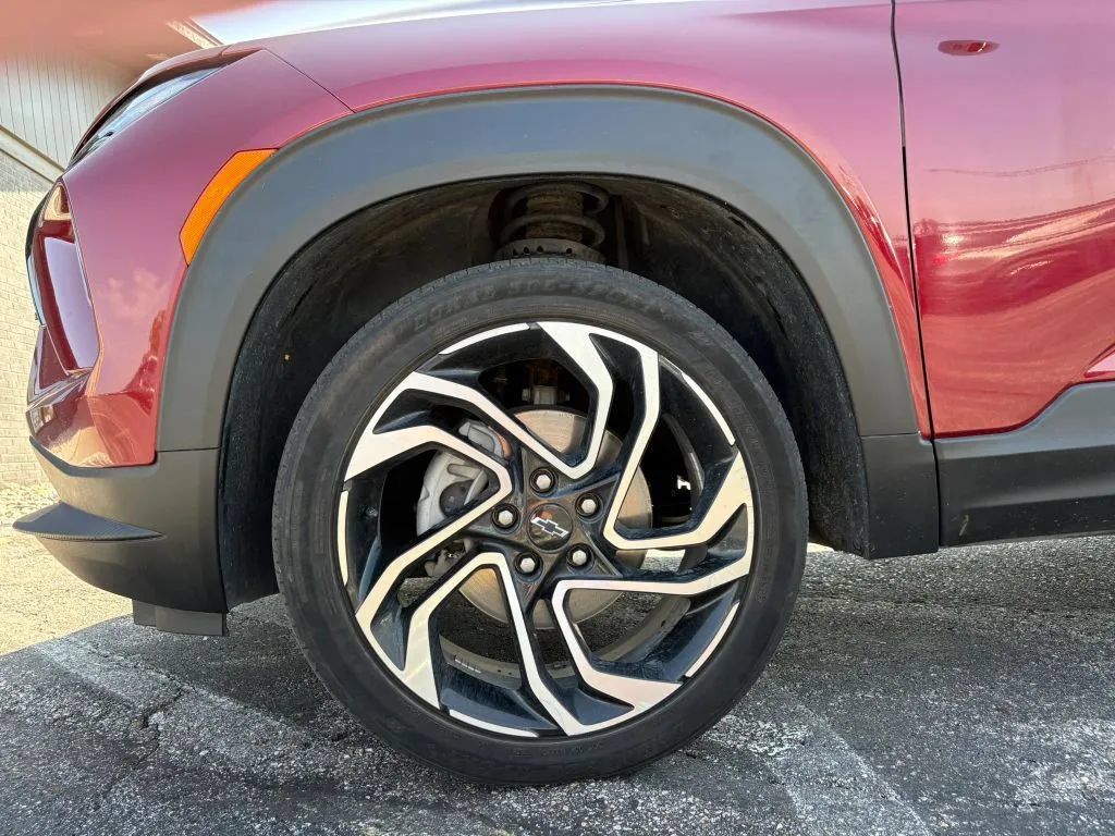 Used 2024 Chevrolet TrailBlazer RS AWD/4WD image 24