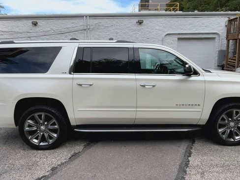 Used 2015 Chevrolet Suburban LTZ image 9