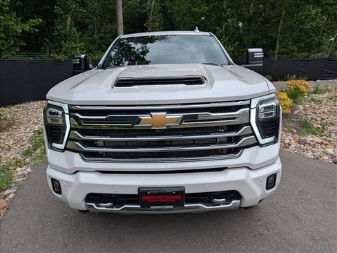 Used 2024 Chevrolet Silverado 2500 High Country w/ High Country Premium Package AWD/4WD image 8