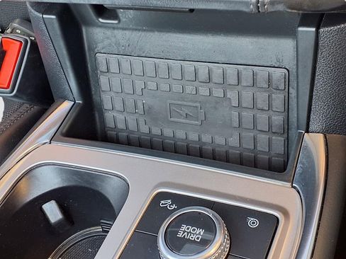 Used 2020 Ford Explorer Platinum w/ Premium Technology Package image 16