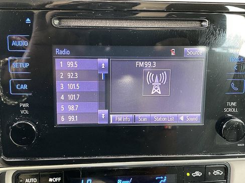 Certified 2018 Toyota Corolla LE FWD image 17
