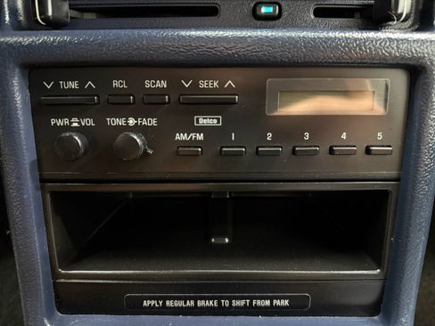 Used 1992 Geo Storm Hatchback FWD image 25
