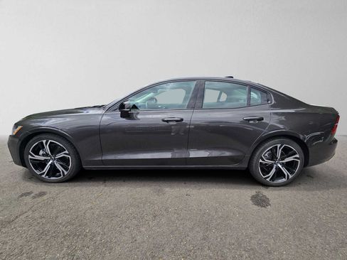 Used 2024 Volvo S60 B5 Plus FWD image 6