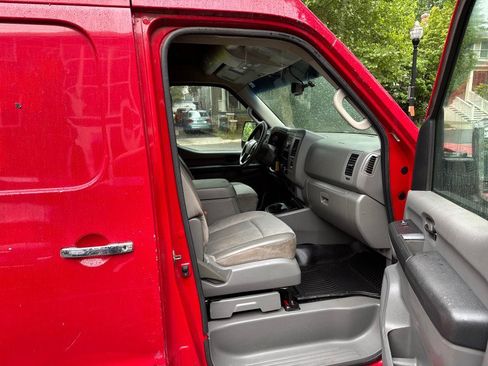 Used 2012 Nissan NV 2500 SV w/ Technology Pkg RWD image 32