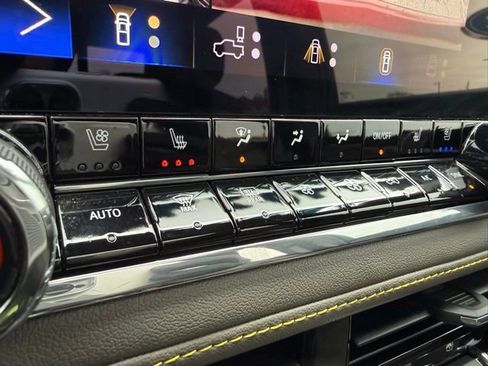 Used 2023 Chevrolet Colorado ZR2 w/ ZR2 Convenience Package III image 24