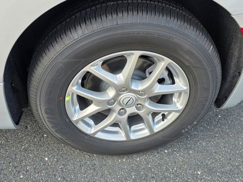 New 2026 Chrysler Pacifica Select image 6