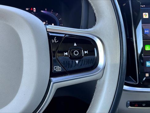 Used 2024 Volvo V60 B5 Cross Country Plus image 22