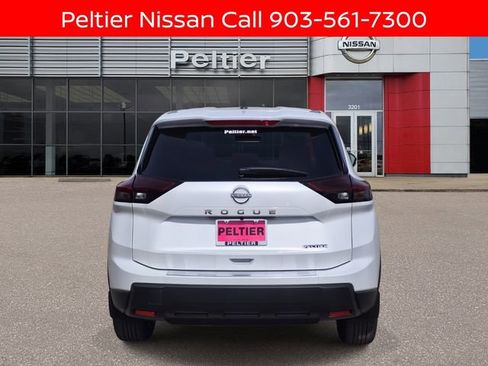 New 2026 Nissan Rogue SV w/ Cold Weather Package FWD image 4