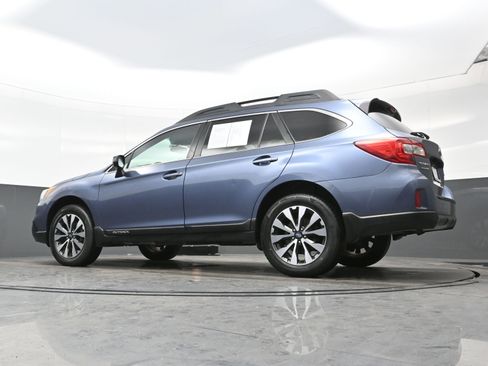 Used 2016 Subaru Outback 2.5i Limited image 31