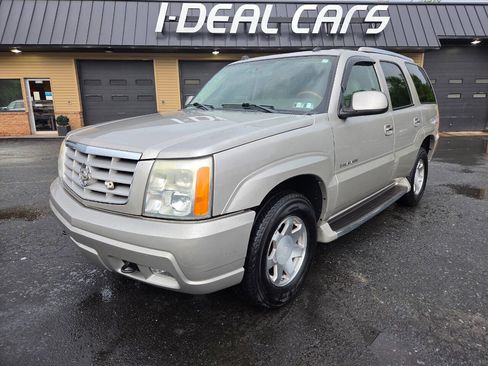 Used 2004 Cadillac Escalade AWD image 1