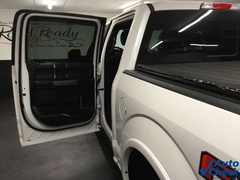 Used 2019 Ford F150 Platinum w/ Equipment Group 701A Luxury AWD/4WD image 31