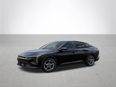 New 2026 Kia K4 LXS FWD image 3