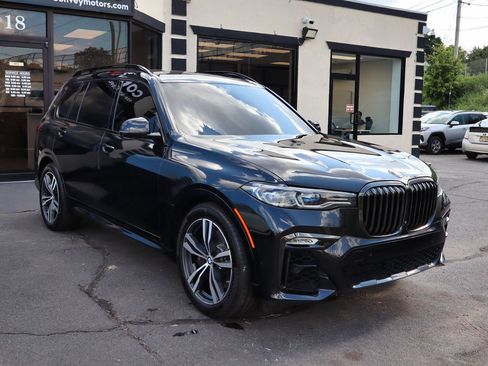 Used 2021 BMW X7 M50i w/ Dynamic Handling Package AWD/4WD image 4