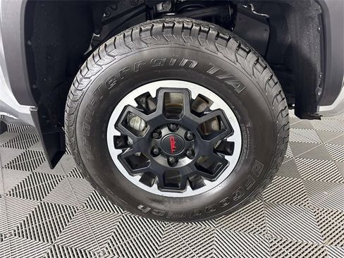 Used 2024 Toyota Tacoma TRD Off-Road image 29