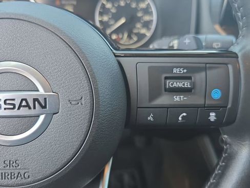 Used 2021 Nissan Rogue SL w/ Premium Package image 18