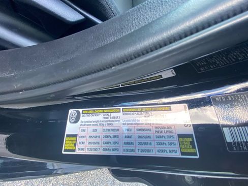 Used 2025 Toyota Corolla LE FWD image 23