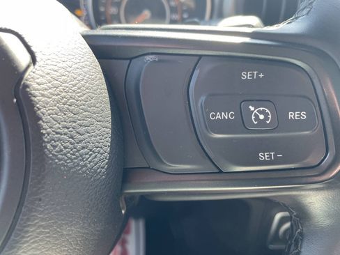 Used 2022 Jeep Wrangler Sport AWD/4WD image 18