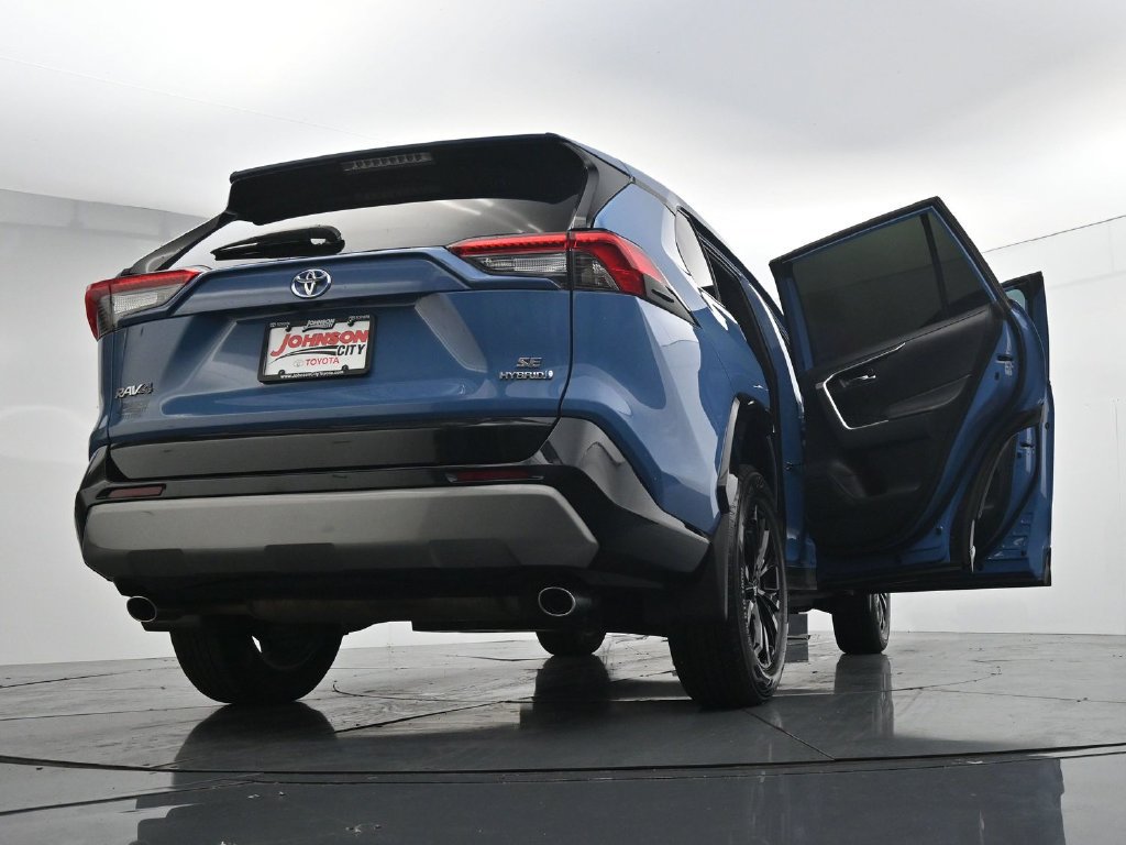 Used 2024 Toyota RAV4 SE w/ Convenience Package AWD/4WD image 44