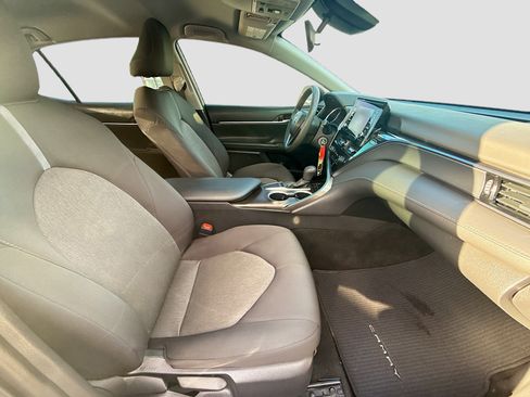 Used 2023 Toyota Camry LE image 28
