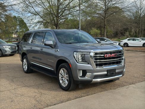Certified 2022 GMC Yukon XL SLT w/ SLT Luxury Package AWD/4WD image 1