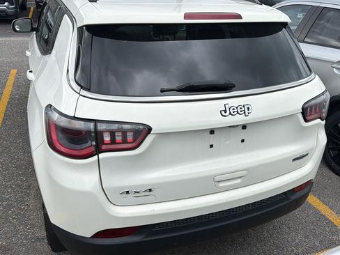 Used 2019 Jeep Compass Latitude w/ Popular Equipment Group AWD/4WD image 6