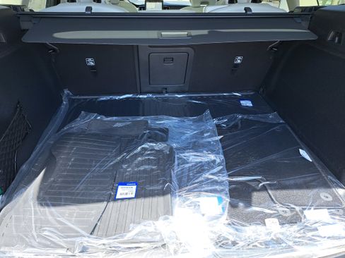 New 2026 Volvo XC60 B5 Core w/ Climate Package image 8