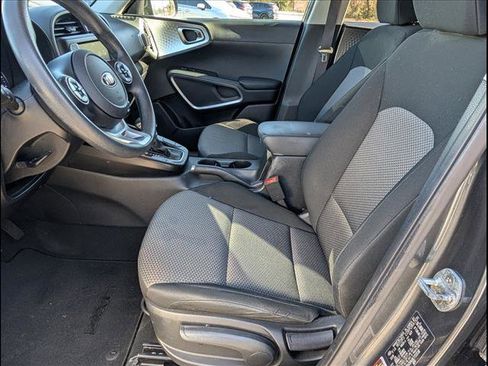Used 2020 Kia Soul LX image 14