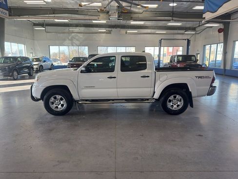 Used 2012 Toyota Tacoma 4x4 Double Cab image 2