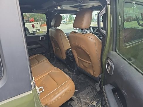 Used 2020 Jeep Wrangler Unlimited Sahara AWD/4WD image 31