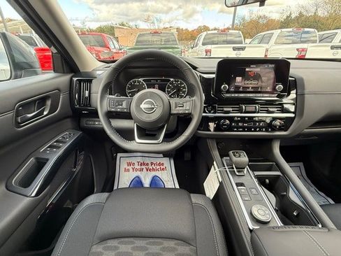 New 2025 Nissan Pathfinder SV image 23