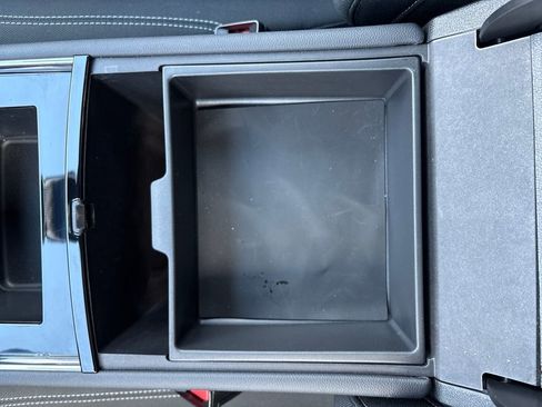 Used 2025 Chevrolet Traverse LT image 30