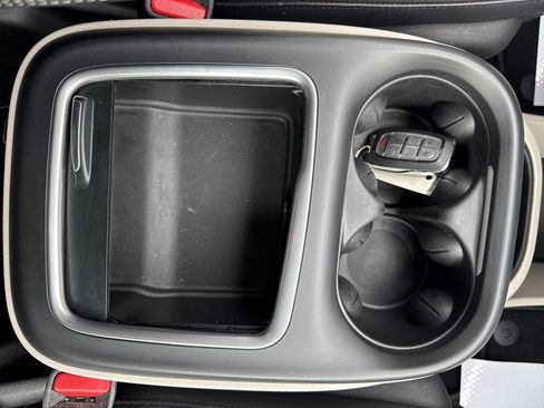 Used 2024 Chrysler Pacifica Touring-L image 20