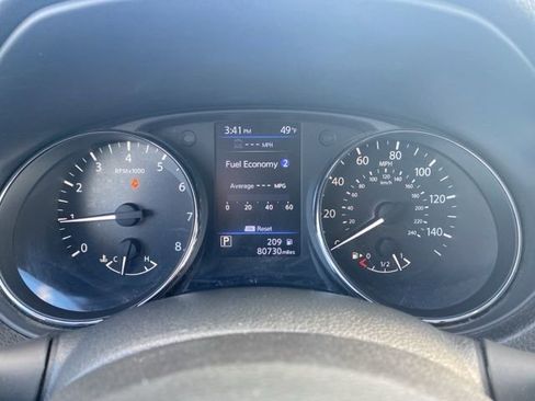 Used 2020 Nissan Rogue SV image 8